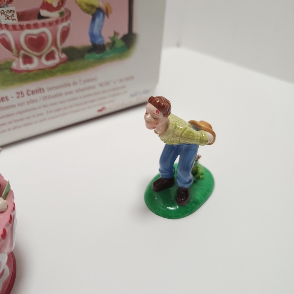 Department 56 Kissing Booth 25 Cents Snow Village Valentine's Day 55215 - Picture 3 of 11